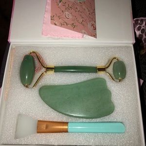 New in Box Jade Face Roller!